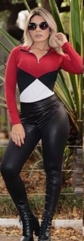 Body Canelado Triangulo