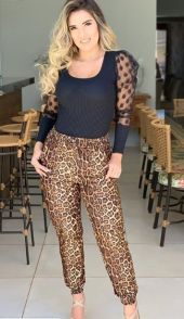 calça jogger onça